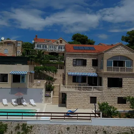 Appartement Seaside With A Swimming Pool Selca, Brac - 22810