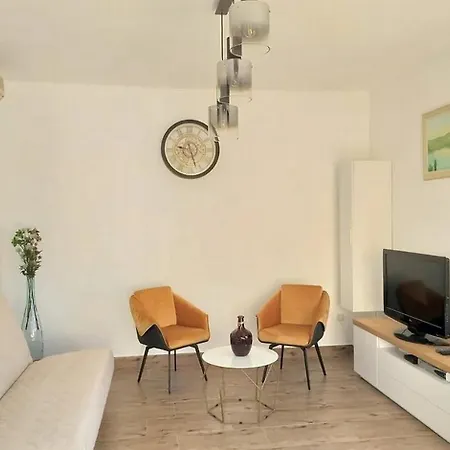Appartement Seaside With A Swimming Pool Selca, Brac - 22810 *