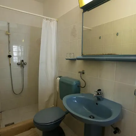Appartement Seaside With A Swimming Pool Selca, Brac - 22810